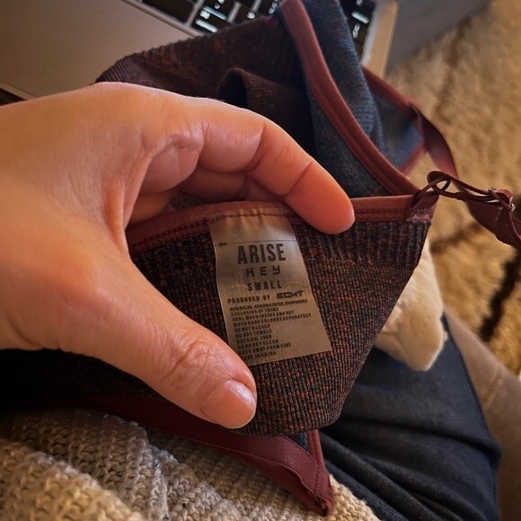 Echt Arise Key Sportsbra in Maple Leaf Small NWOT - Picture 2 of 8